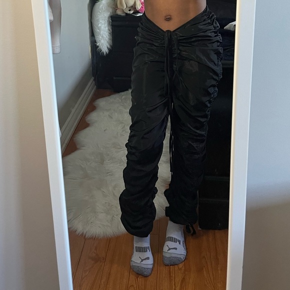 Petite black ruched cargo pants - Picture 5 of 6